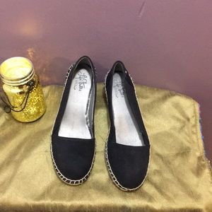 Life Stride canvas shoes